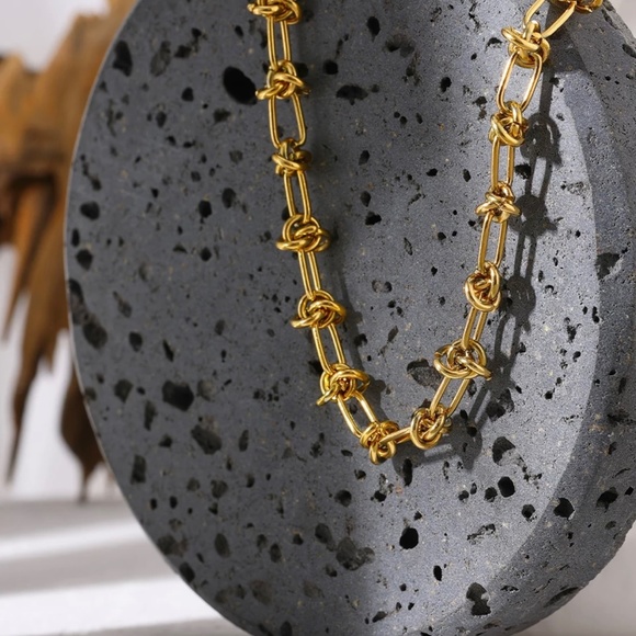 Real 18k gold link knot necklace - Picture 3 of 12